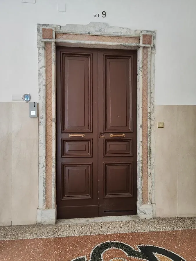 נאפולי Santa Lucia Luxury Apartment 0*,  איטליה